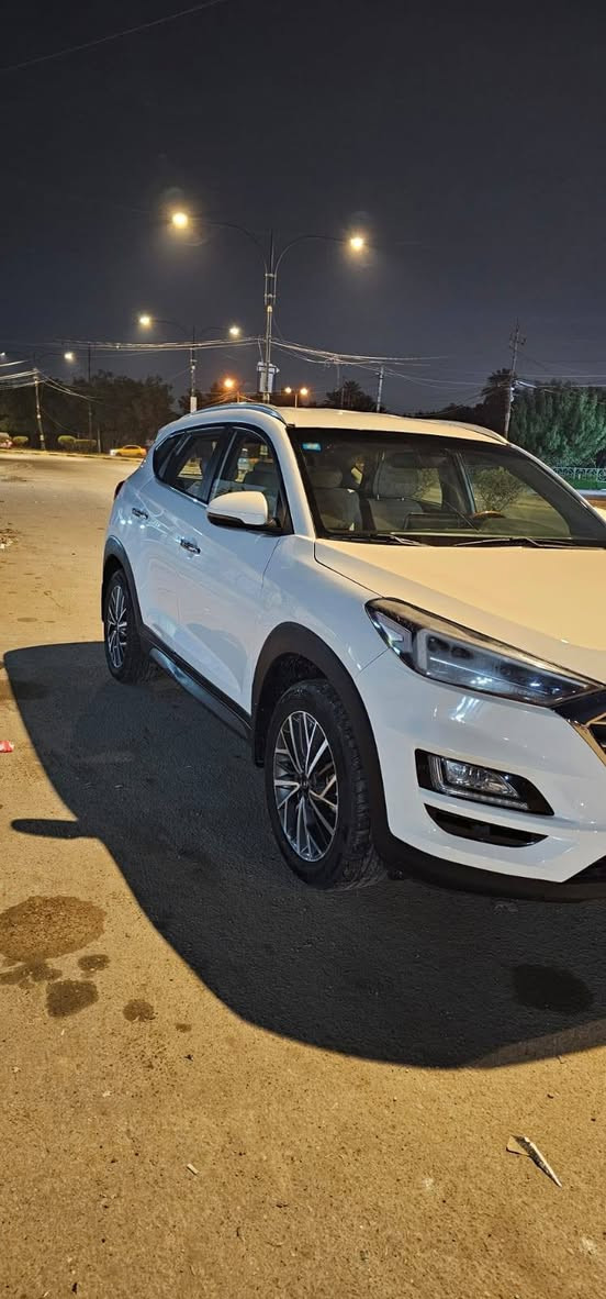 سلام عليكم توسان موديل 2020 خليجي ماشيه 90 فول عده البنرامه ماصدات لد 5 عدسات رقم قادسيه بسمي بيه صبغ جاملغ خلفي وتكمه وكصه القماره شبر مطخوخه جوه سقيفه مابيه ضرر داخلي بيع مستعجل السعر 145 العنوان بغداد الكاظميه الرقم *********** مامتواجد عل فيس
