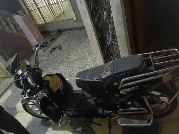 سلام عليكم دراجه شحن للبيع خمس بطاريات عل فحص كهربائياته كلهه شغاله موديل 24 نضيف نوع هارلي لماسه سعر 350 قفله مكاني رمادي رقم تليفون ***********
