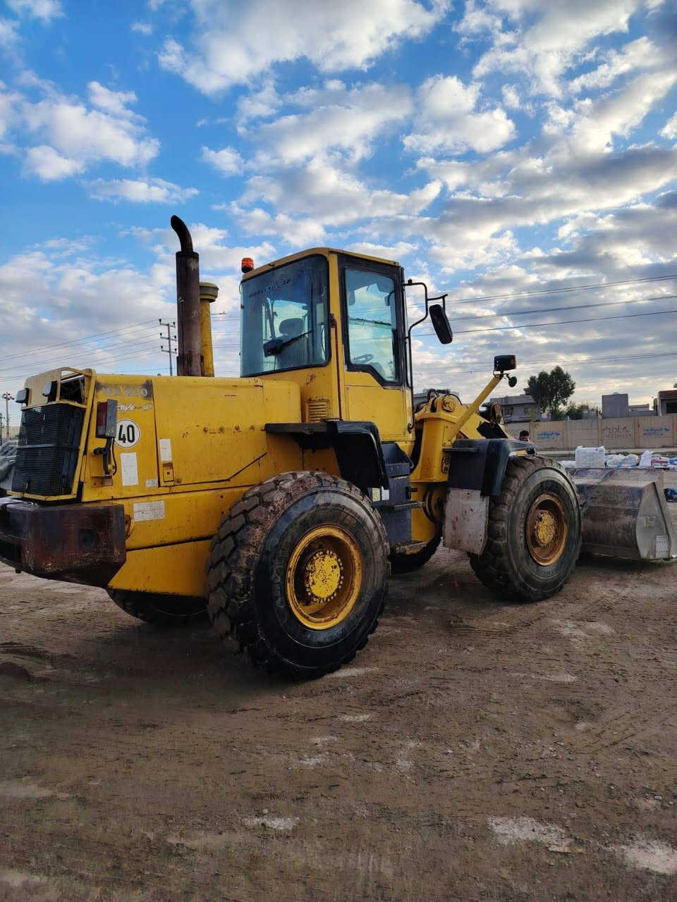 عمي السلام عليكم شفل كوماتسو للبيع مكفول كفاله عامه دتفئه تبريد حصه كاز رقم الماني كركوك موديل 2001مكان كركوك الستفتار عل رقم ***********=***********
