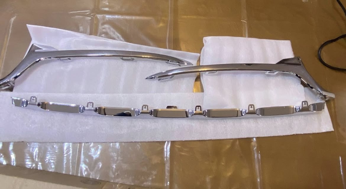 تخم نيكلات لايت ودعاميه جيب كراند  شيروكي سبعة راكب اصلي موبر للبيع 
***********
