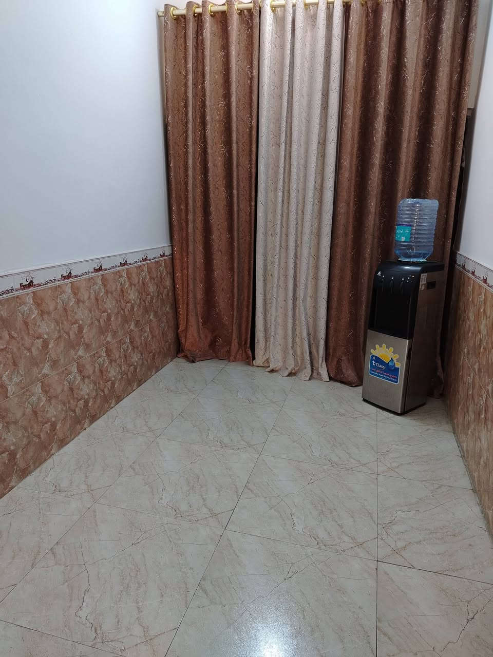 بيت للبيع في حي الحسين التأميم طابو صرف مساحته 150 متر طابق ونص الطابق الأول يحتوي ع غرفتين وصاله ومطبخ واستقبل وصحيات داخليه وخارجيه والطابق الثاني يحتوي ع غرفتين وصاله وصحيات السعر 155


**إذا كنت صاحب هذا الإعلان وتريد حذفه لأي سبب، رجاءا أرسل رسالة إلى الدعم الفني**