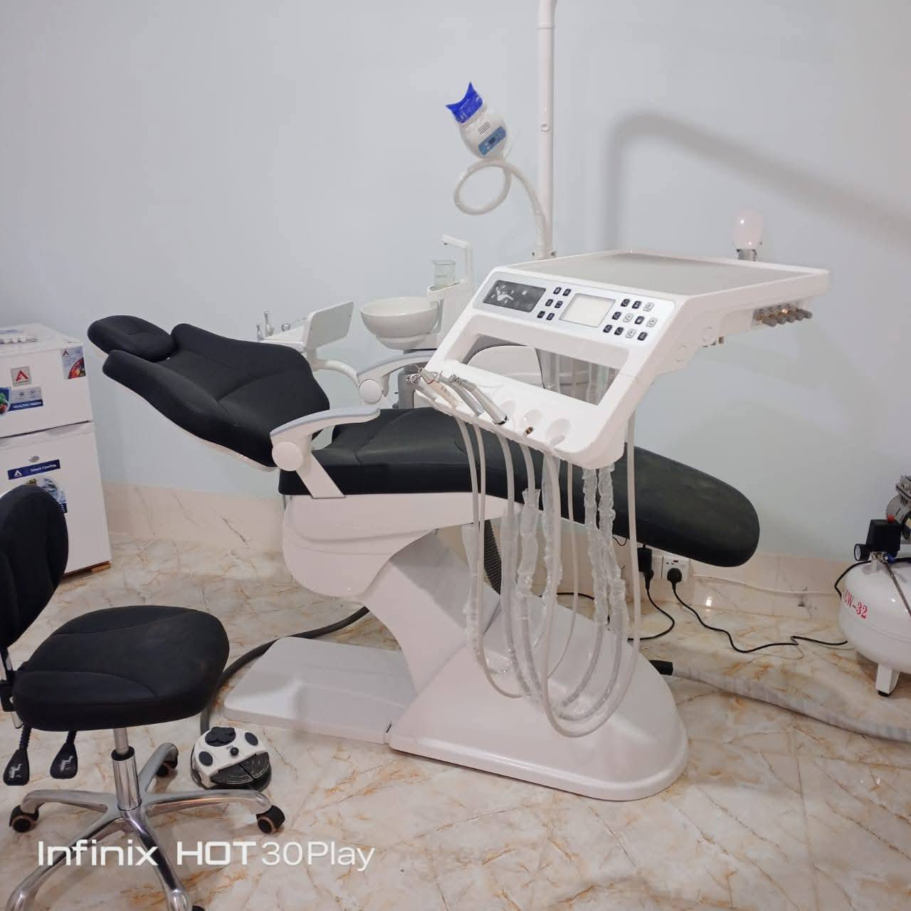 عياده للبيع مكتمل من كل الاجهزة كراسي اسنان عدد 2 اوتكليف بي 18 لتر الحديثة استخدام سبعة أشهر للبيع
للاستفسار 
***********
