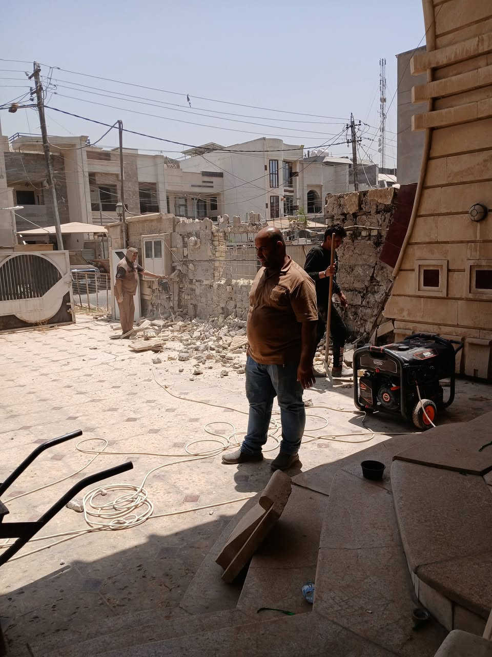 السلام عليكم 
بعض صور أعمالنا في بغداد منطقه بارك السعدون ترميم دار مساحه ٣٠٠ متر 
بناء _ ترميم _ اضافه بناء _ هدم التوصل خاص او عبر الرقم *********** متوفر واتساب
