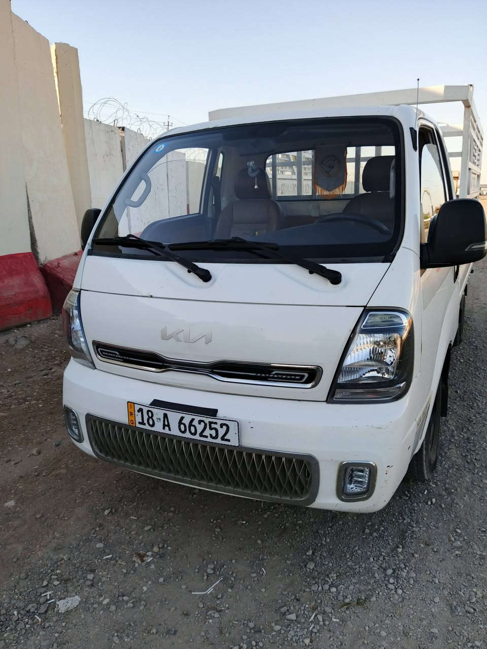 السلام عليكم عموشه للبيع مكان بغداد المحموديه تفاصيل داخل الفيديو *********** السعر 128 بيهه مجال
