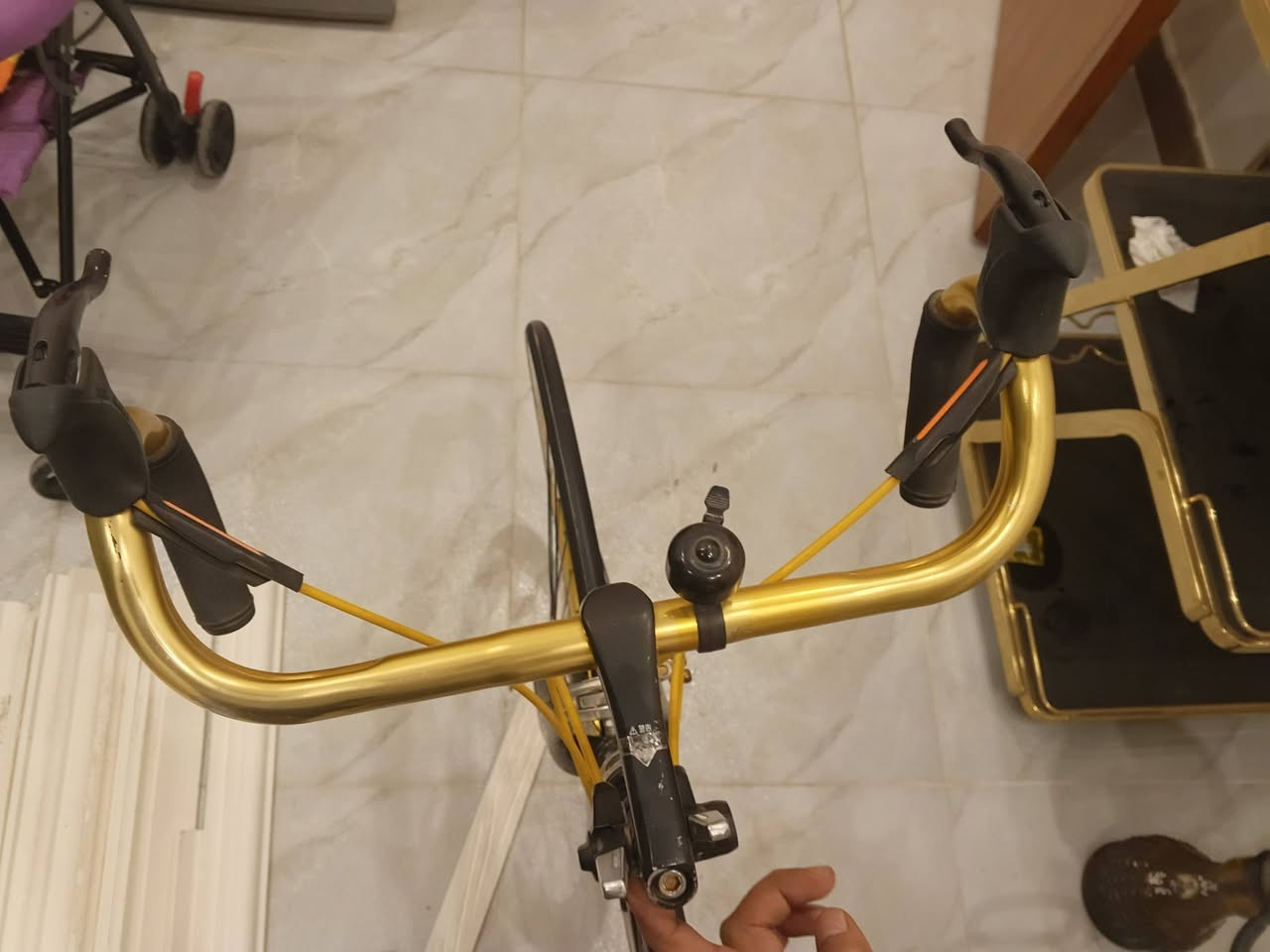 السلام عليكم
بايسكل رود للبيع
بايسكل ياباني قياس 28 سستم شيمانو كامل بايسكل نضييييف كلش لونين مميز ذهبي واسود 7 سرع خلفية 2 سرع امامية كير شيمانو بريكات شيمانو نضيفة 
السعر 250 الف وبي مجال للشراي لا تكسر بي بايسكل نضيف
مكاني بغداد الزعفرانية 
رقم ***********
