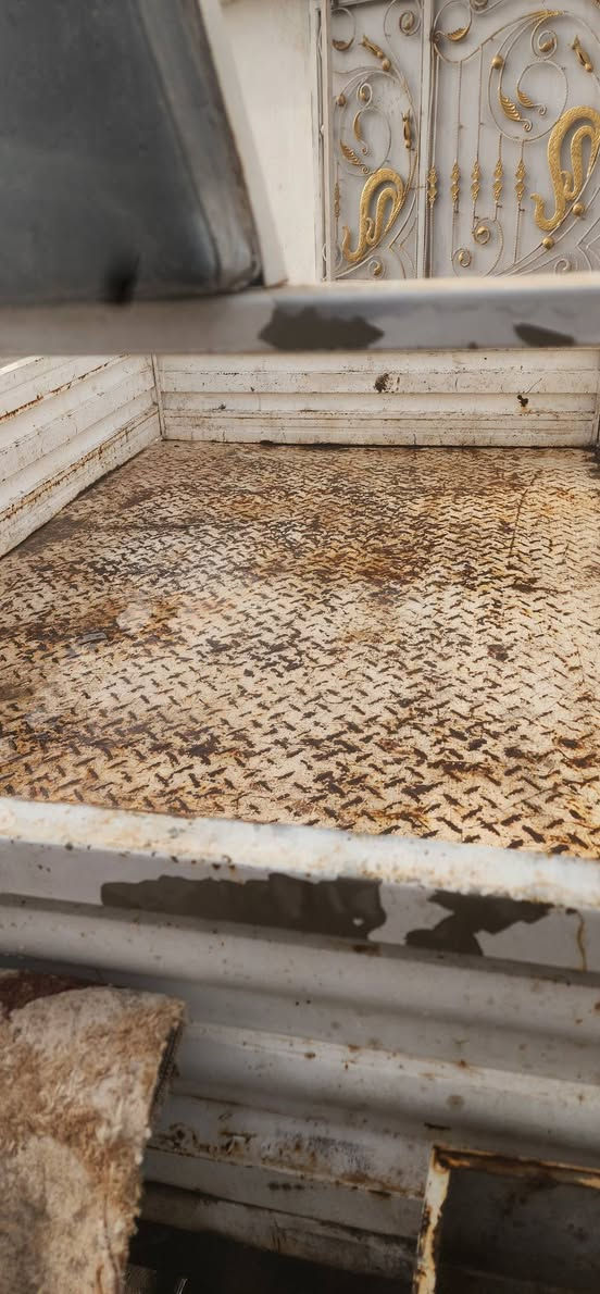 سلام عليكم  ستوته كبير للبيع
موديل ٢٠٢٢
مكينه ٢٠٢٠ 
دبل اكسل شخال 
كارباى.  كول  شرط  ركبه شرت 
***********
سعر  خابر
