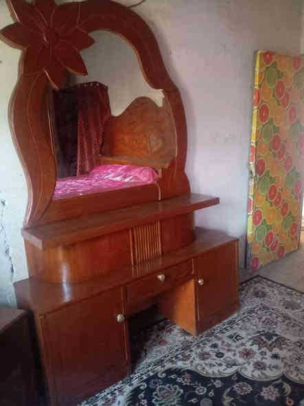 سلام عليكم شلونكم حبايب هاي غرفت نوم نضيفه للبيع بسعر مناسب بيه شوي اضرار السعر 750وبيه مجال بسيط
العنوان بابل مسيب قرب محطة البانزين للميقات  متواجد فيس وتساب هاذه الرقم ‏‪0770 938 9909‬‏
