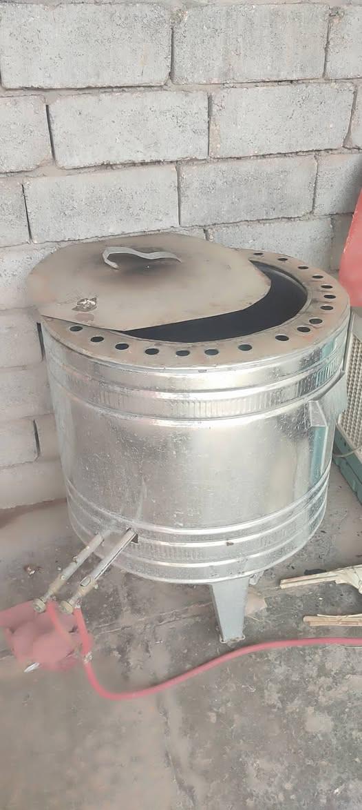 غراض منزل للبيع بسبب الانتقال لغير لمحافظه 
وكلهن نضيفات بس غرفه الاخشاب بيعا ضرر قليل يعني يدات هيج شي للتواصل على الخاص او ***********
