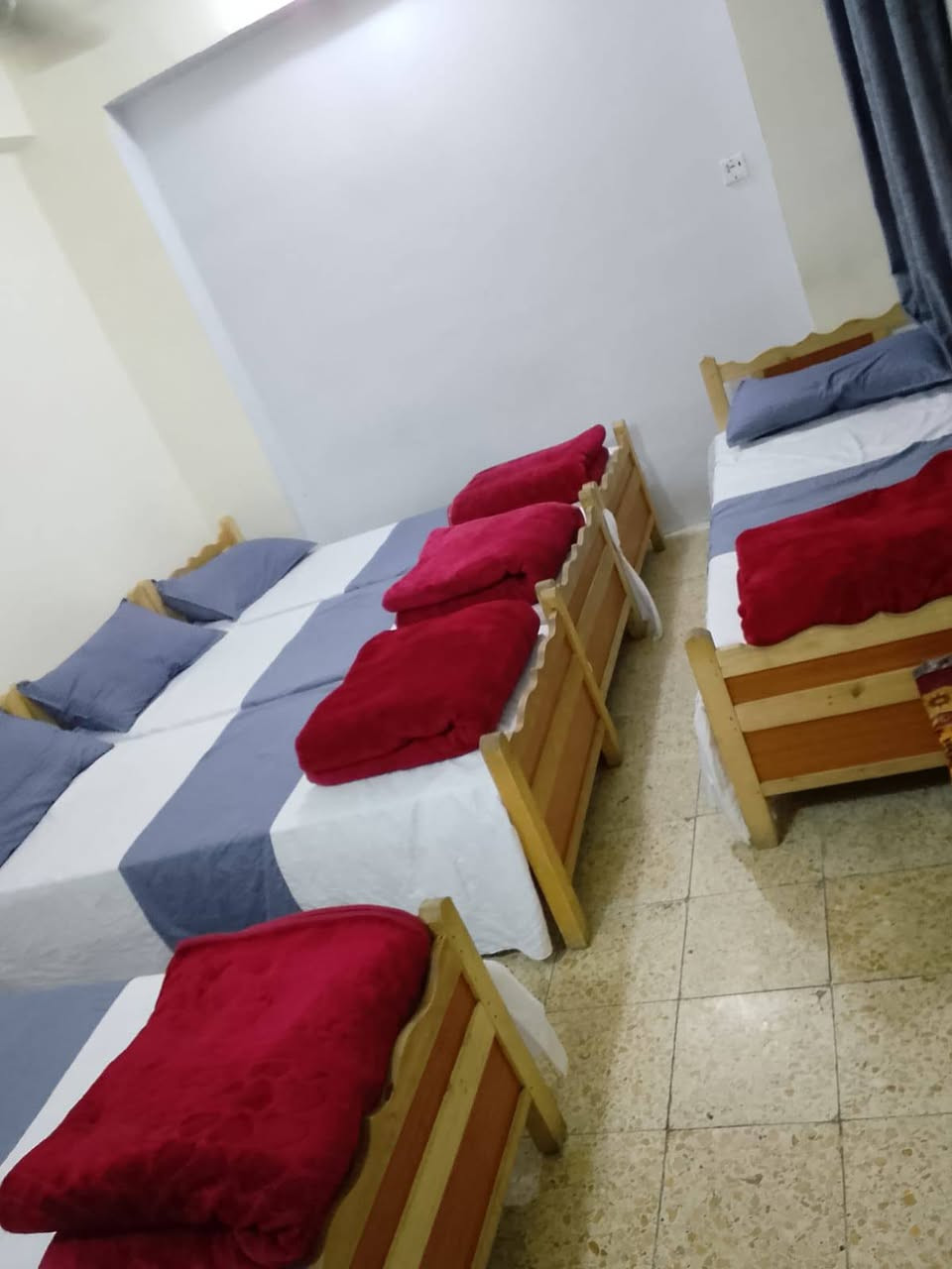 فندق العطاركربلاء شارع الجمهورية
تبريد ٢٤ ساعه 
يتم الحجز عن طريق مراسلت الصفحه او الاتصال ع الرقم 
***********
