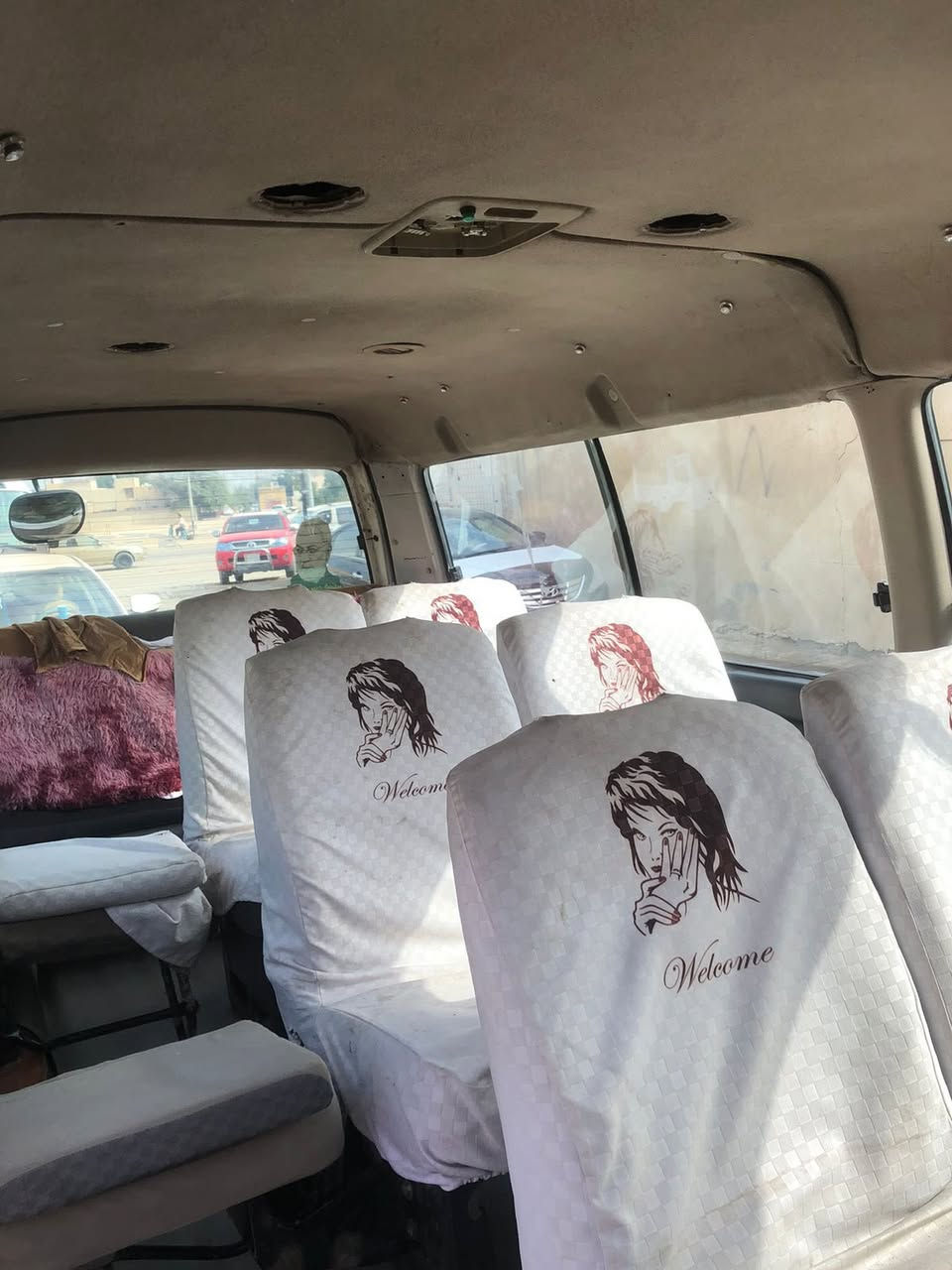 سلام وعليكم جنبي H1
موصليه ما عليه اشارت حجز
السياره جاهزه من كلشي 
سنويه عاج
مكينه فور واي  مكينه وكير كفاله 30وبيه مجال بيع مستعجل مكان بصره ستفسار ع رقم***********
