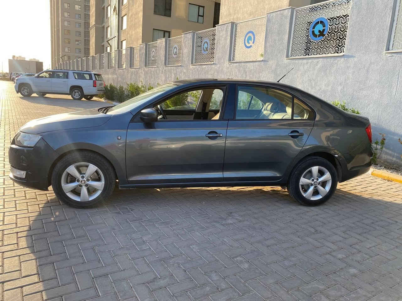 السلام عليكم 
سكودا رابيد ٢٠١٥  
مكينة ١٦٠٠ تنفس طبيعي 
رقم بغداد الجديد مكفولة من الحادث والصبغ 
مكينة وكير مكفولات شرط الفحص
السعر ٧٧ورقة  وبيها مجال 
الشراي يتصل مكاني بغداد حي الجهاد 
***********
