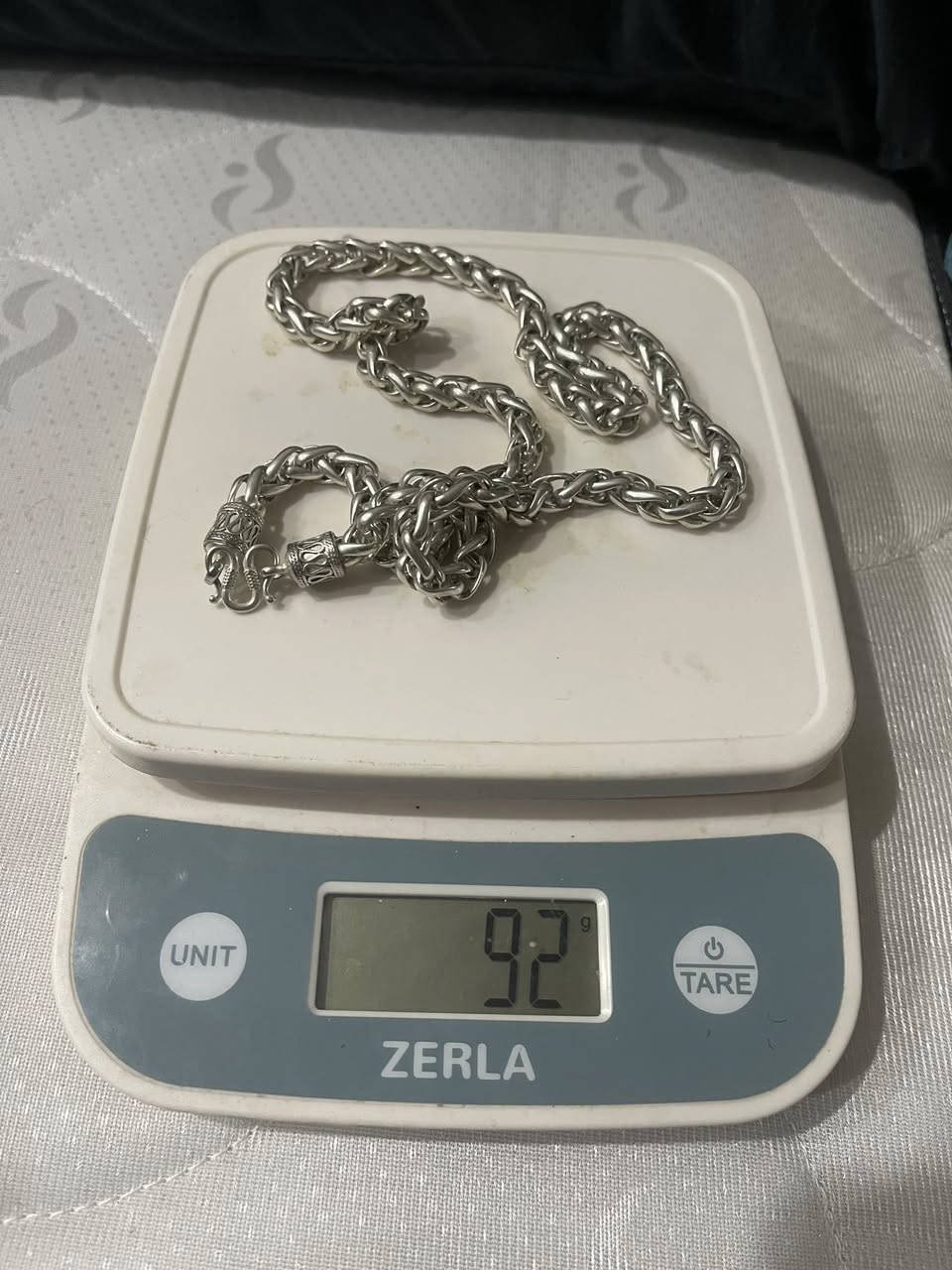 للبيع فضه نظيفه جدآ ممقرر ابيع بس احتاجيت على 3.5 الغرام اليريد يتواصل خاص او على رقمي واتس ***********
