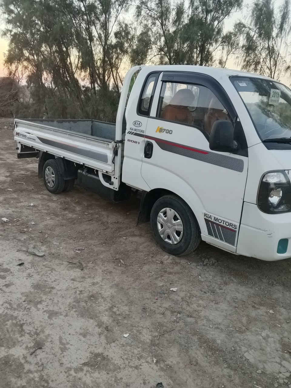 السلام عليكم سياره كيا بنجو للبيع موديل 15 سياره باسمي سياره جاهزه ما بيها اي نقص رقما المكان حل الشوملي الشراي يتصل رقم تليفون فقط ***********
