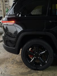 جيب جراند شيروكي Limited 2023 صورة الحادث في المنشور  سيارة جديدة جداً...