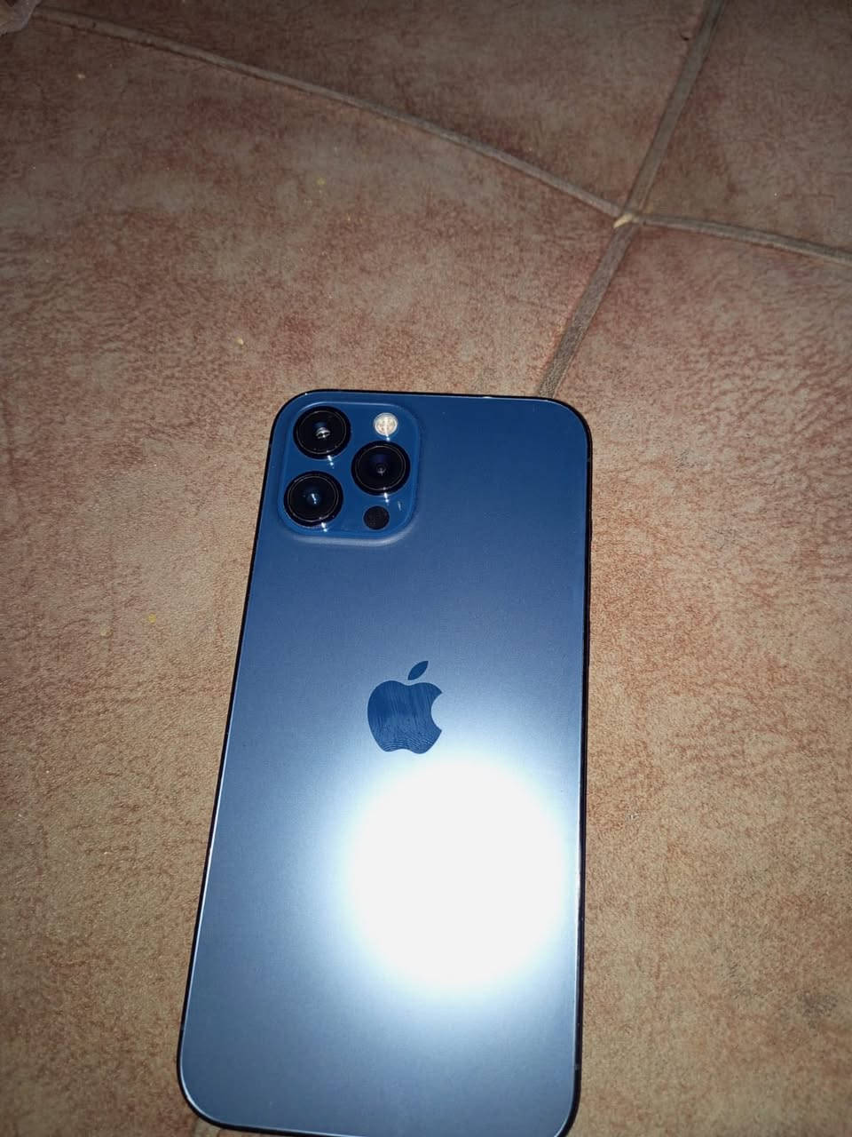 السلام عليكم 12 pro max ذاكره 256 بطاريه 81 الجهاز نضيف جداً ما داخل صيانة ابد السعر واتساب فقط *********** الموقع ناصريه مركز
