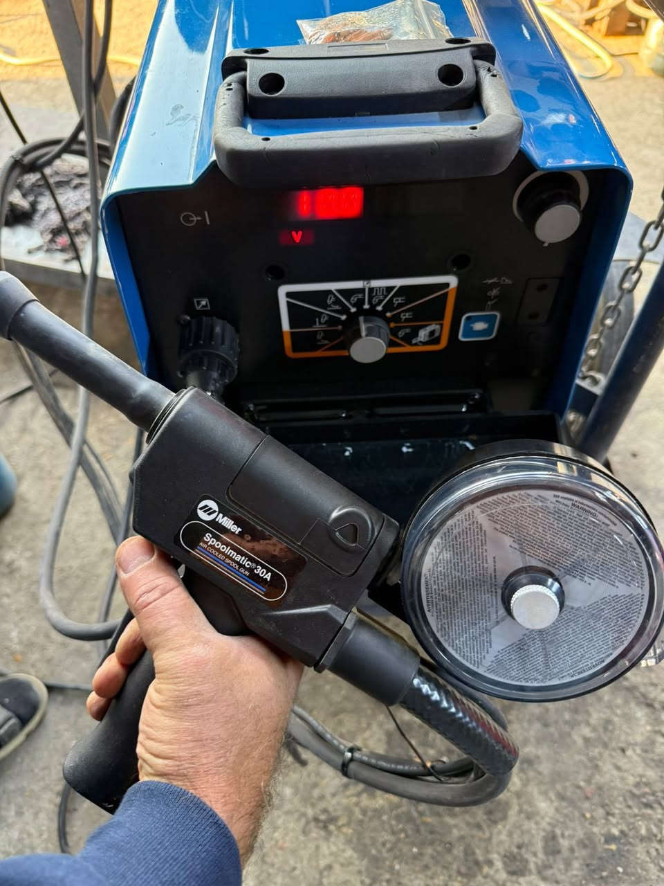 ماكنه لحام الألمنيوم مك مسدس 425 أمبير جديد فقط متوفر 
***********
