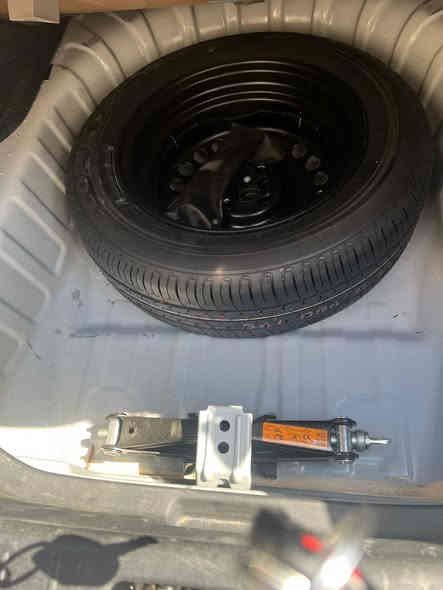 السلام عليكم …سني هندي موديل 2024 ضمان 3 سنوات شركة السور …رقم بغداد تحويل مباشر …ماشيه 45 الف كفاله عامه من الصبغ والبارد والتبديل …مواصفات يدات نيكل شاشه كار بلي كامرا تحكم ستيرن … بيهه فقط رصعه بالجاملغ الخلفي والباب الخلفي عكس السايق السياره مدوشمه جلد درجه اولى  ارضيه وكشنات وصندوك … السياره نظيفه جدا ..
العنوان بغداد الدورة 
السعر 130 ورقه 

الاتصال      ***********
