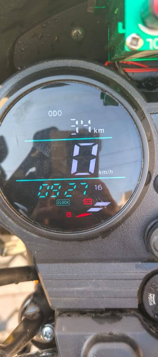 السلام عليكم ورحمة الله 
2025 دايوان جبلي زيرو زيرو 34كيلو ماشيه 
(رقم) سنويه 31 شرط التحويل 
السعر2550 وبي مجال شي قليل 
***********
صلاح الدين تكريت
