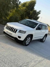 لاريدو • V8 هيمي • العمارة