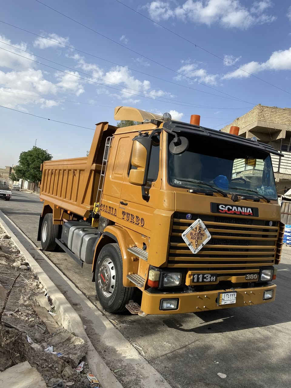 السلام عليكم سكانيه للبيع 113موديل 96أصل قلاب بل سنويه مكينه 113 سوده 4چوبلس اكسل مشيف كير 3/3 تخم تاير جديد هسه شاده سياره جديده بمعنه الكلمه المكان بغداد حي اور الرقم ***********
