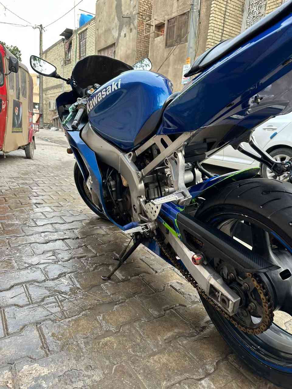 السلام عليكم مكلف بلنشر
دراجة كاوسكي 2004 
مكينه مكفولة 
كفرات بيهة ملاحضات بسيطة  
بدون حادث 
السعر / 27 
مكاني بغداد الحريه 
الرقم ***********
