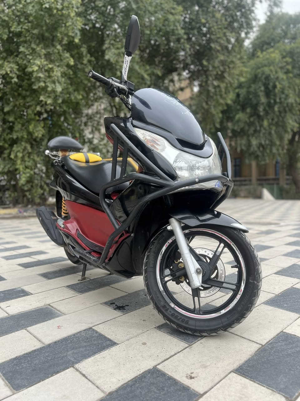 السلام عليكم للبيع دراجه pcxجيل الاول دراجة مال رمبه مديل18 ماخذها رمبه الدراجه على  ايدي حجم مكينه 150ياباني الاصلي دراجه جديده مال جناي على  ايدي
شادله درع 🛡️ ماهلكد اخاف عليه 
ياباني الاصلي دراجه كامله أستان كهربائي حساس ازدحام سويجات ٢حرف Aدراجه جديده الدراجه مكينه لوك شلعه معدل خير من اللّٰه دراجه تكول جديده بمعنئ الكلمه واحلا من الصور  دراجة مكينه مكفوله اي نقص مابيه
السعر1450 و مجال قليل 
اي استفسار ***********  مكان بغداد
