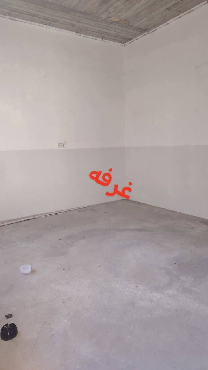 بيت شرقي للايجار مساحتو 100 متر غرفتين و حمام و مطبخ و كراج خدمات ماء كهرب البيت كدامو تيكالا وجهو على صناعة العنوان موصل الايسر حي الوليد قرب مسجد نمره ايجارو 150
رقمي كورك ***********
رقمي اسيا ***********
