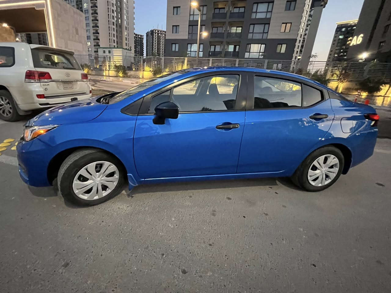 نيسان فيرسا
موديل 2024

الفئة S

عداد المسافة 27000 

المحرك 1600 دبل نوزل 

الكير 8سرعات 

تحكم ستيرن جهتين

كروز سرعة

شاشة كار بلي +كامره 

رادار امامي وخلفي 

توقف ذاتي امامي وخلفي 

حساسات خلفية 

تنبيه الخروج عن المسار 

تدفئة ستيرن 

شاشة اعطال 

حساسات ضغط الهواء 

الضرر بنيد +جاملغ مصلح عل بارد بدون اي ضرر في الشواصي والداخل نهائياً 

السعر 132 للاستفسار ***********

مكاني بغداد حي الجهاد.
