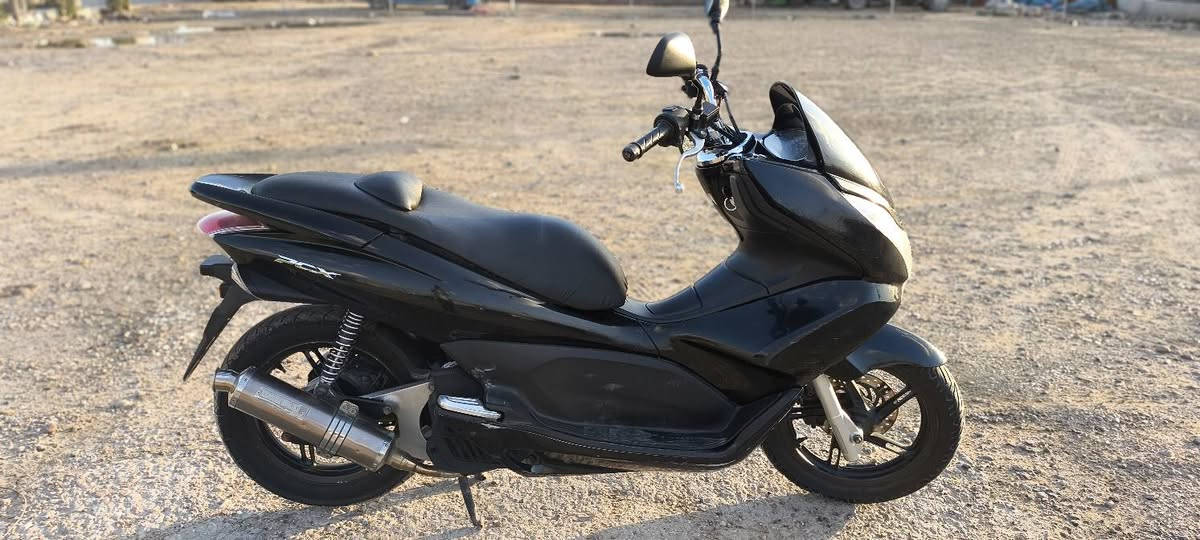 السلام عليكم PCX چيل أول يابانيJF مگينه150cc حساس زدحام دراجه جديده مكفوله مكاني بغداد ***********
