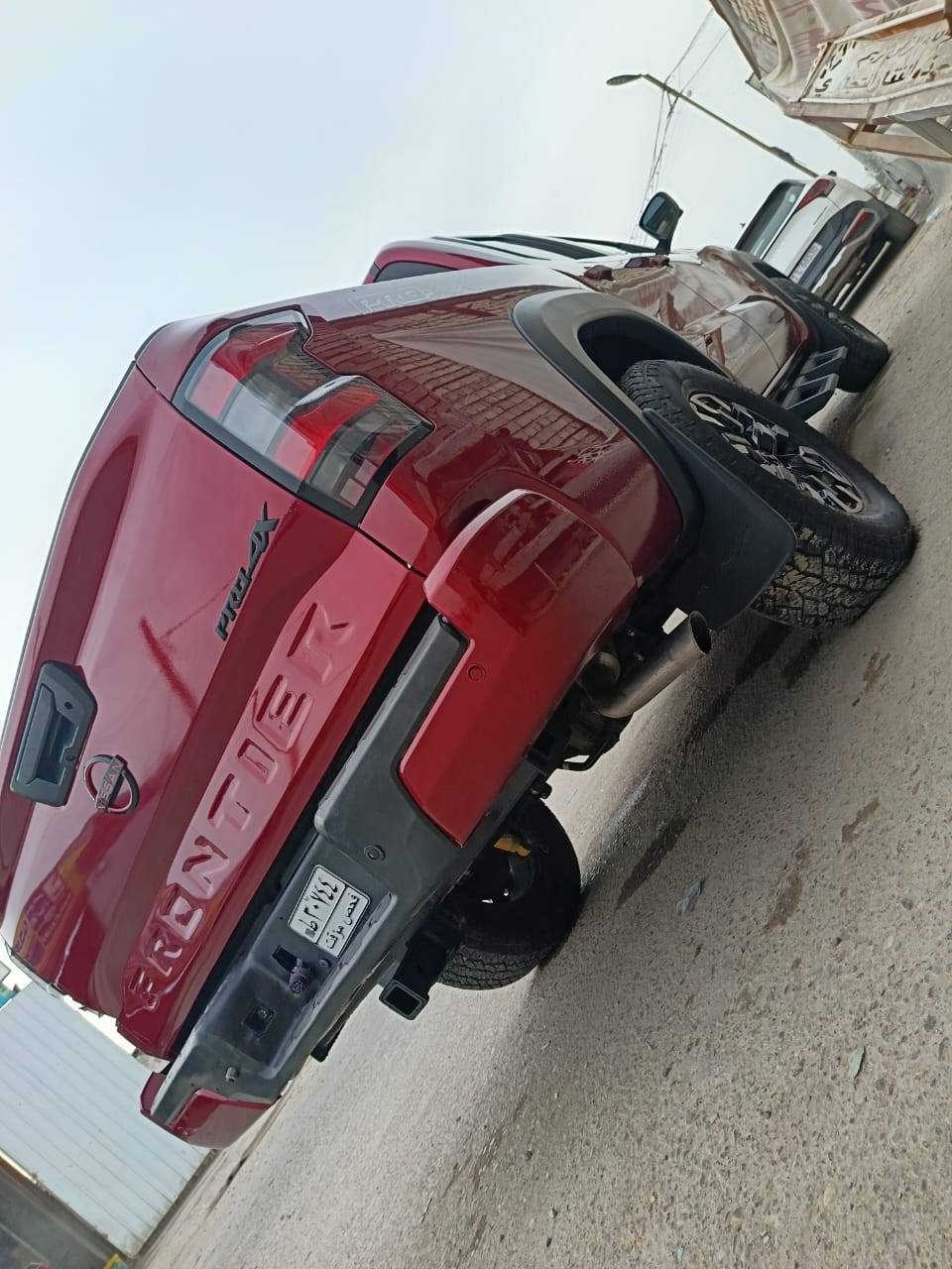 سلام عليكم سياره نيسان فرونتير 
موصفات معرفوه وضربتها موضحها با صور ضربه بسيطه 
ليريد يستفسر 
اتصل*********** ابو موسى 
ما متوجد ع فيس فقط ع رقم الجهاز مكلف بل نشر
