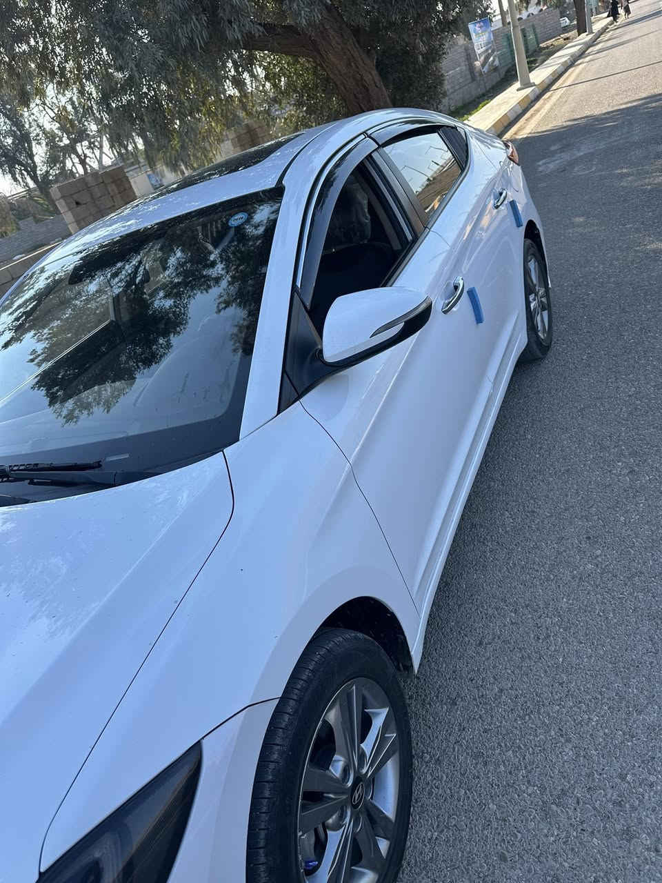 النترا خليجي 2018 مكفوله وسونرات 2 بالمنشور كير محرك كله مكفول ماشيه 72 محرك دوش 1600 مكفول 
سياره جديده ثاني يوم تحويل فول موصفات عدا البصمه
ديالى بعقوبة ***********
137 وبيه مجال للشراي
