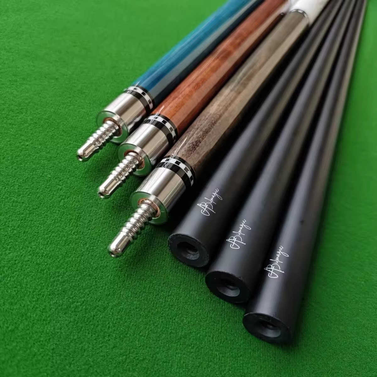 🎱كيوب بليارد فاخر مع حقيبة🎱
عصا بليارد عالية الجودة بتصميم أنيق وتشطيب ممتاز، توازن رائع وتحكم دقيق أثناء اللعب. مناسبة للمحترفين والهواة.
الحالة: ممتازة(جديد)
مرفقة بحقيبة حماية أنيق
السعر/75 ألف فقط
يوجد لدينا توصيل لكافة المحافظات 🚚
للطلب والاستفسار مراسلة الصفحة


**إذا كنت صاحب هذا الإعلان وتريد حذفه لأي سبب، رجاءا أرسل رسالة إلى الدعم الفني**