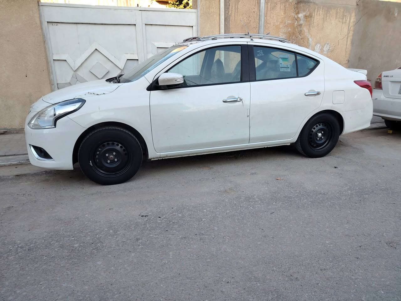 للبيع نيسان صني مديل 25 كفاله عامه رقم اربيل جديد  داخل بيجي ماشيه 20 الف ستخدام شخصي بعده بحاله الشركه مكاني نجف *********** السعر 125 وبيه مجال
