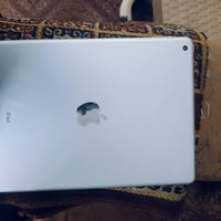 آيباد ٩ • ٦٤ • مقفل ابل ايدي