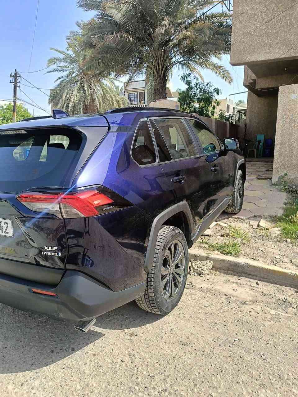 السلام عليكم....
TOYOTA  RAV4 HYBRD
XLE  PREMUM
لون حبري مميز 
موديل 2023 
فول مواصفات  هايبرد 
محرك 2.5  H 
عداد   44الف  M 
مواصفات السيارة 
بصمة  تشغيل وأبواب 
فتحة 
كشنات جلد
كشن كهرباء 
كشن خزن ميموري
تدفئة كشنات واستيرن 
انارة الداخلية ثلجي 
سماعات JBL
 دبل لدى امام بروجكتر 
رادار أمامي وجانبي وخلفي
مانع تصادم
صندوك كهرباء 
جام أربعة اوتو 
لايت اوتو 
شاشة كبيرة كامرة خلفية دوارة 
شاشة ابل كار بلي 
اشاير مري 
مانع انزلاق 
فور ويل 
٣ وضعيات للقيادة  ماوس 
تحكم استيرن فول
 مثبت سرعة واوامر صوتية ورادار تفاعلي وتحديد مسار شاشة اعطال حساس اطارات 
سيارة نظيفة جدا 
حادث بسيط بدون ايرباك 
تبديل جاملغ 
باب خلفي بارد 
صندوك أيضا بارد 
شي بسيط البارد 
سيارة رقم بغداد هزة جديدة 
ورقم الدولي 
ماشية 44 الف مايل 
صور الحادث مرفقة تبديل دعامية وجاملغ  نفس لون وبيه بارد بالخلف بسيط
السعر / 23400 $
للاستفسار / ***********

