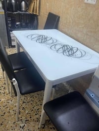 ميز طعام • نظيف ١٠٠٪ • بس الميز