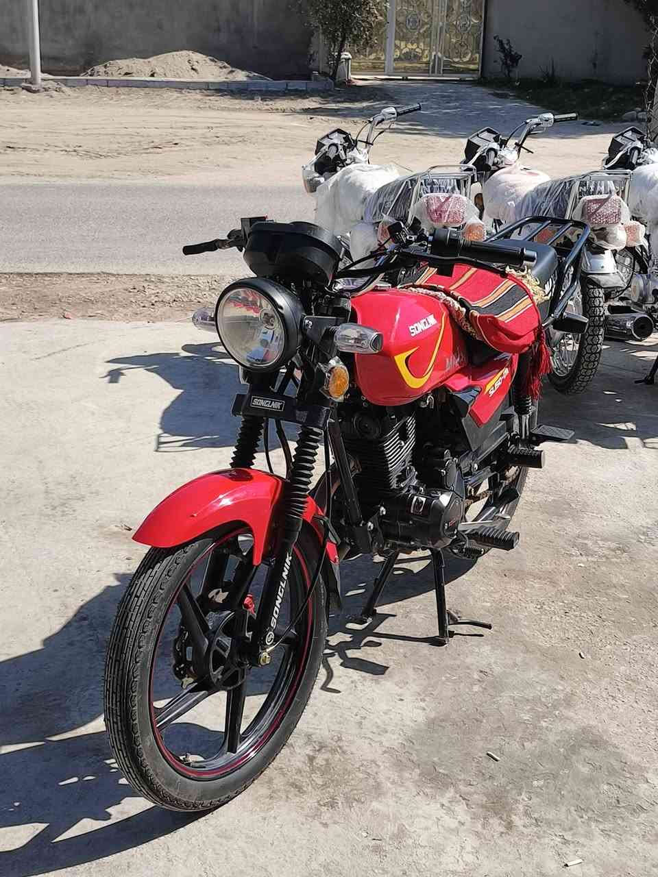 سلام عليكم ورحمة الله
شاينك موديل26كفاله عامه من كلشي
دراجه جديده صارلها شهر من طلعته
السعر850مكاني بابل المسيب سده الهنديه 
للستفسار ***********
