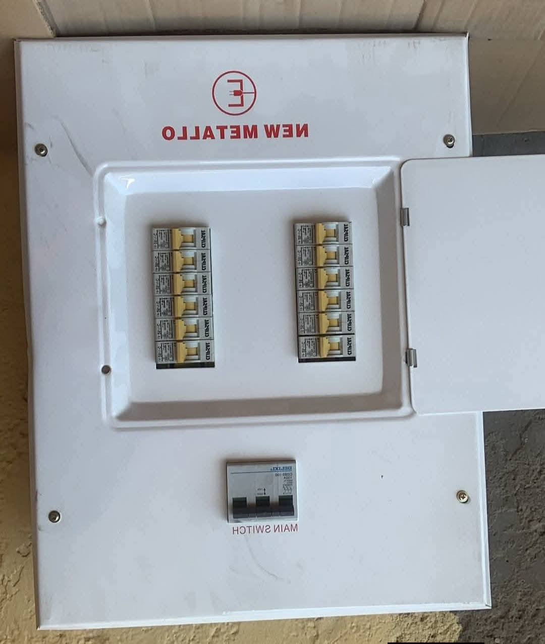 سركت 12 خط ثري فيز بالكارتون هندي غير مستخدم
السعر 18 الف فقط 
حديثة / قرب جامع السيف 
***********
