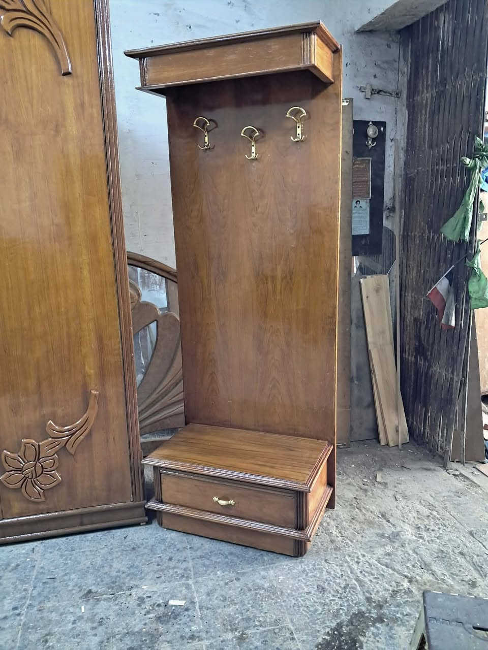 السلام عليكم
غرفه صاج سته باب خشب خارج داخل تكمه  نضيفه 
السعر 600وبيها مجال بسيط جدا
العنوان بغداد البياع


**إذا كنت صاحب هذا الإعلان وتريد حذفه لأي سبب، رجاءا أرسل رسالة إلى الدعم الفني**