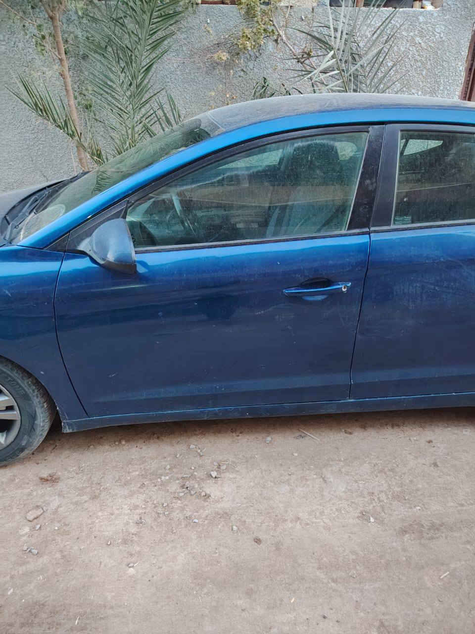 السلام عليكم 
النتره للبيع موديل 2017
محرك 2000 
سياره جاهزه 
تاتفئه تبريد خير من الله 
صدر جديد 
تخم تاير جديد 
ضربته باب السايق مبدل فقط 
السعر 117بيه مجال 
العنوان حي أور سبع اقصور 
الرقم: ***********
