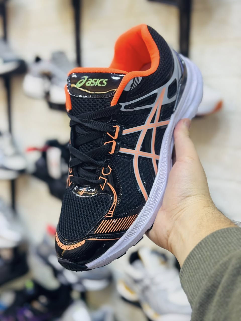 🔥 وصول وجبة جديدة من أحذية ASICS 🔥  
بتصاميم عصرية وجودة عالية 😍  

✨ متوفرة الآن بعدة ألوان مميزة جداً تناسب جميع الأذواق 🤩  

👞 محل روما للأحذية الرجالية  
📍 العنوان: خانقين – مجمع شاكر رضا، الطابق الثاني  

📢 زورونا وشوفوا أحدث الموديلات!


**إذا كنت صاحب هذا الإعلان وتريد حذفه لأي سبب، رجاءا أرسل رسالة إلى الدعم الفني**