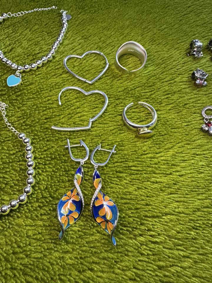 سوارات/ جارمزات / تراجي / محابس 

السوار قطعه  8
الجارمز القطعه  5 
التراجي قطعه  10 
المحبس قطعه  8

توصيل موجود


**إذا كنت صاحب هذا الإعلان وتريد حذفه لأي سبب، رجاءا أرسل رسالة إلى الدعم الفني**