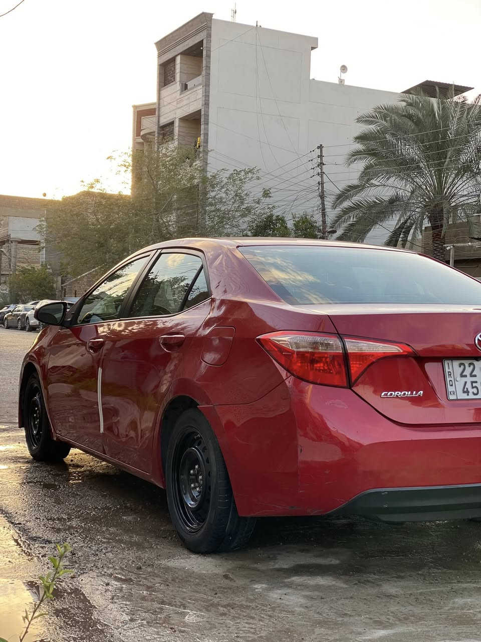 السلام عليكم كورلا 2017.بدون صبغ
السيارة حلوة تخبل صدر جديد 
Le موصفاتها معروفة 
رادار امامي حجر بيئة 
شاشة كامرة 
كلوبات لد عدسة 
غرفتها تخبل 
السعر ١٢٥
المكان الدولعي 
الرقم ***********
