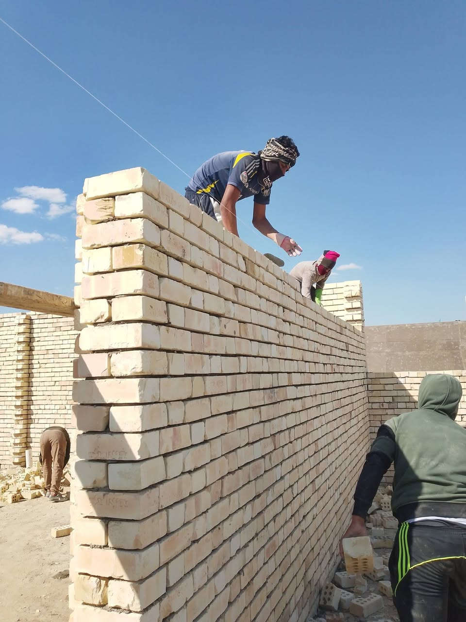 🏗️ خلفة بناء الطابوق والبلوك
إذا كنت تبحث عن عمل متقن وجودة مضمونة في البناء، فنحن جاهزون لتنفيذ جميع أعمال الطابوق والبلوك باحترافية عالية.
✅ بناء منازل وفلل ✅ بناء محلات وأسوار ✅ تنفيذ مجمعات سكنية ✅ ترميم وإضافات بناء ✅ دقة في العمل والتزام بالمواعيد ✅ أسعار مناسبة وجودة مضمونة
📍 نعمل في جميع محافظات العراق
📞 للحجز والاستفسار: ‏‪***********‬‏
#بناء_الطابوق #بناء_البلوك #مقاولات #بناء_منازل #العراق #خلفة_بناء_الطابوق_والبلوك 🧱🏠✨
