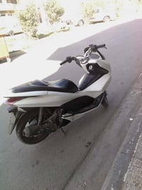 شباب الطيبين جيل اول pcx ياباني  مكينة 125 حساس ازدحام حساس ستاند حرف ...