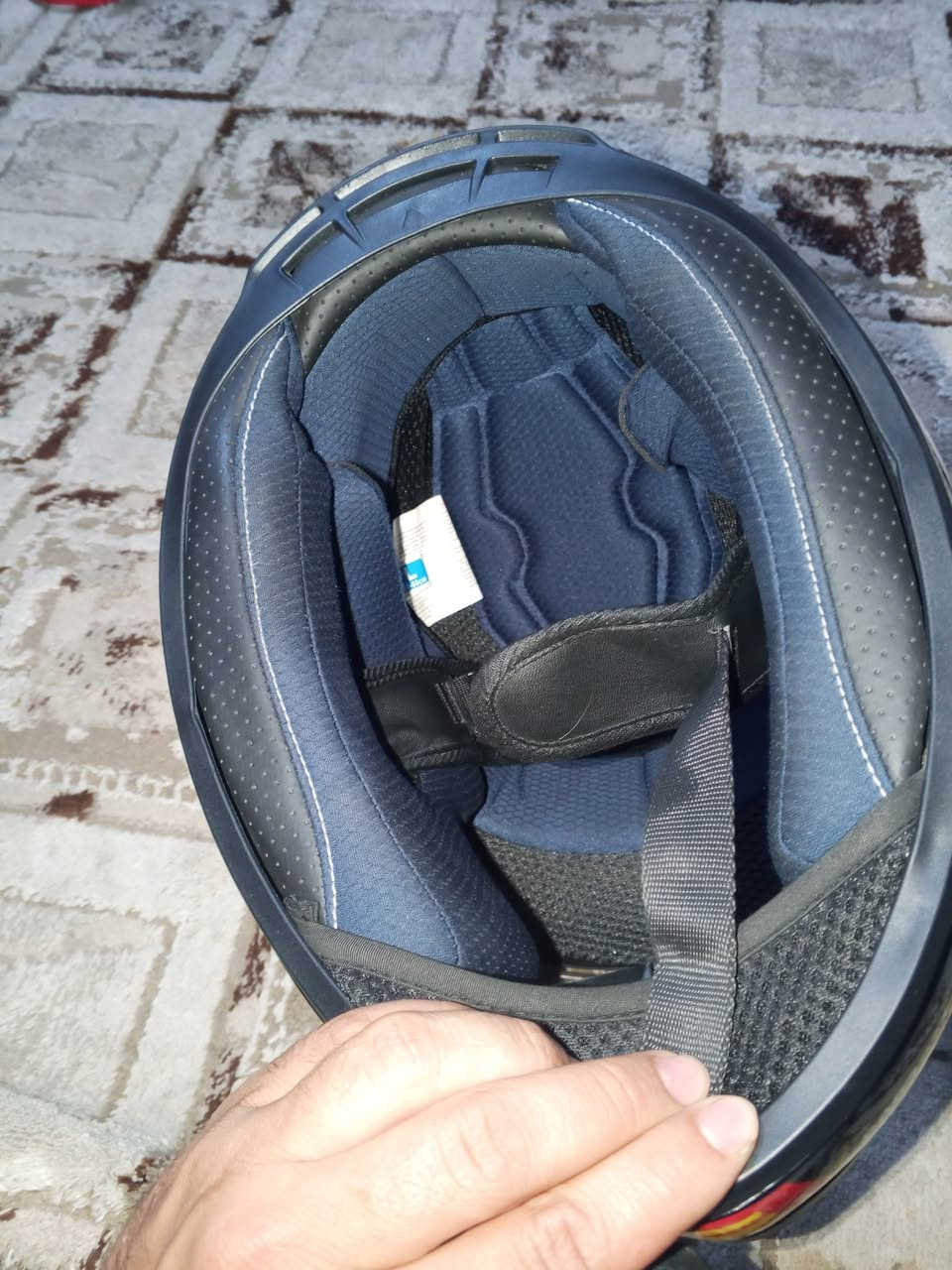 خوذة للبيع اصلية استخدام اسبوع فقط السعر 35 وبيها مجال للشراي .
***********
