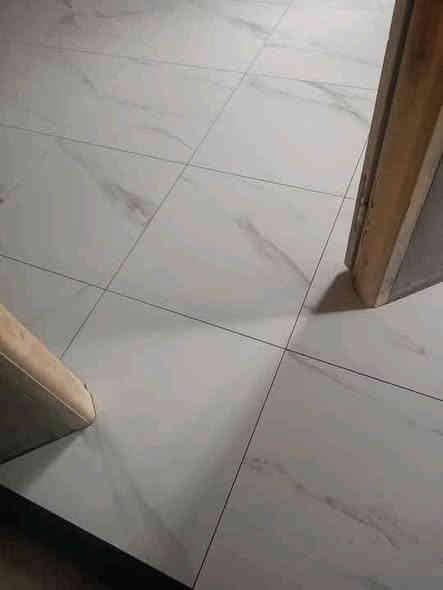 خلفة سيراميك وارضيات وبايات
الارضيات ٦ونص شرط ليزر 
متفرغ حاليا ***********
