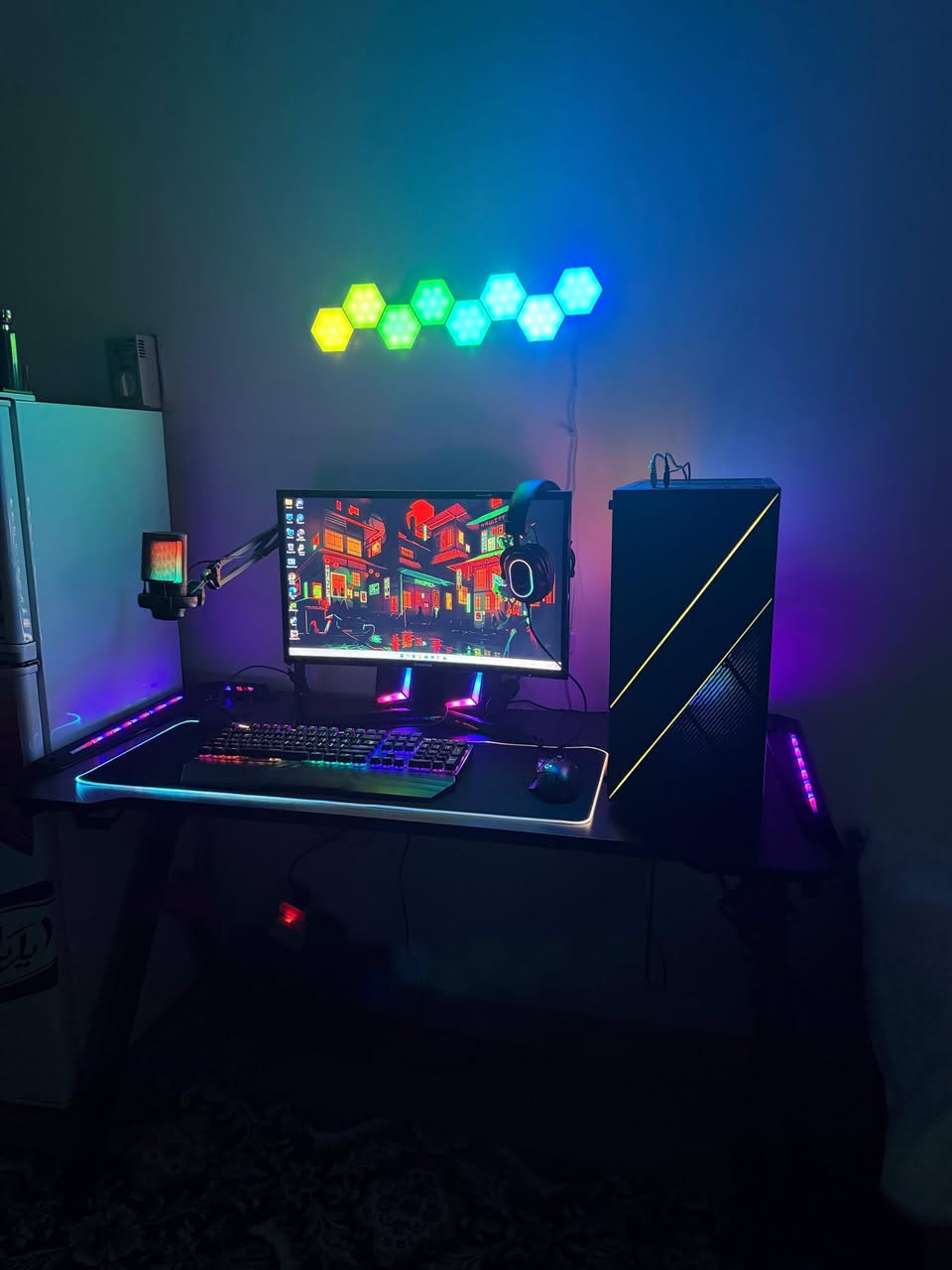 السلام عليكم تجميعة كاملة للبيع كاملة ع اخر حبة
اعتذر ابيع كامل مابيع قطع 
مواصفات الكيس 
MB Asrock H610M-HVS/M.2 r2.0
GPU zotac 4060 8GB TWIN edge
Cpu i5-12400F 12th gen
Ram T-FORCE RGB 16GB (8x2) 3200hz
Hard ssd Hikvision 1T
PS warrior AK 600w
شاشة Samsung LC24RG50
منحنية 
‏144hz
24 Curved
ملحقات 
Mouse logtech g502 ماوس
Keybord havit كيبورد 
Headset fifine سماعات
Microphone me6s مايك خارجي لمس كلشش حلو صوت نقي 
سماعات خارجية RGB 
ميز كيمنك RGB 
نشرة ضوئية خلية نحل تحكم عن طريق الموبايل
كرسي كيمنك 
يدة اكس بوكس وايرليس احترافية
UPS 3000v اونلاين 
تجميعة كلشش نضيفة وانطي بيهة ضمان 
العنوان صلاح الدين - تكريت 
***********
موجود توصيل 
السعر مليون ونص 
1.500
