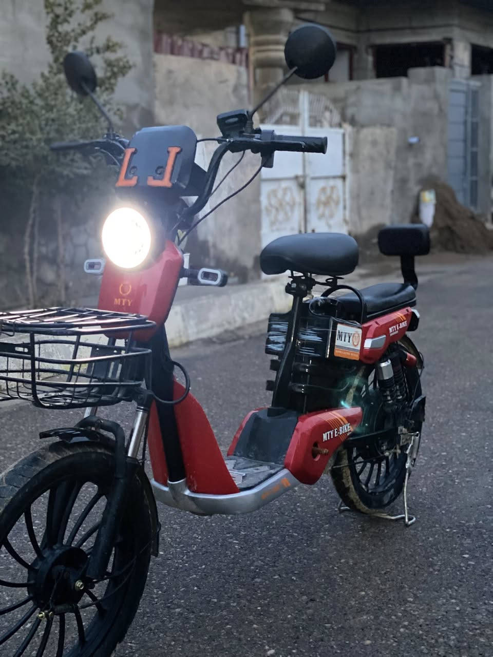 سلام عليكم دراجه شحن للبيع الدراجه جديده مستخدم اسبوع الدراجه جديده سعرها 465 وبيها مجال مكاني ديالى جلولاء رقم الستفسار ***********
