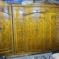 غرفة • خشب • مستعملة